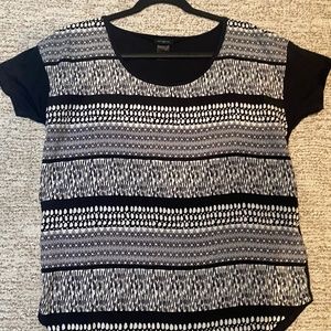 Ann Taylor Black and White Patterned, crew-neck professional top